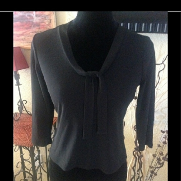 BEAUTIFUL& CLASSY BANANA REPUBLIC BLOUSE😘😘 - Picture 1 of 5